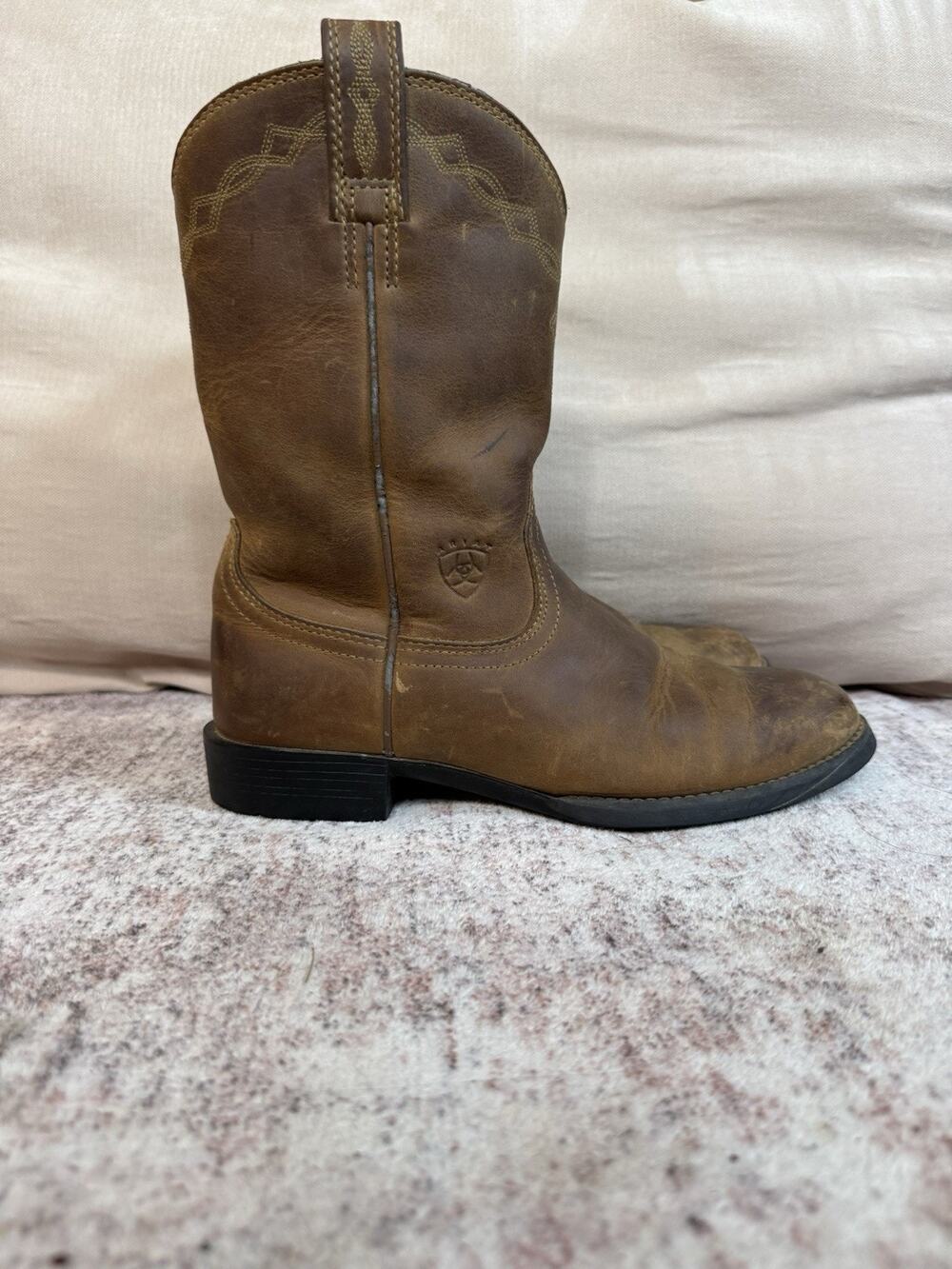Ariat Women's Heritage Roper Distressed Leather Boots Sz 6.5 Cowgirl Western